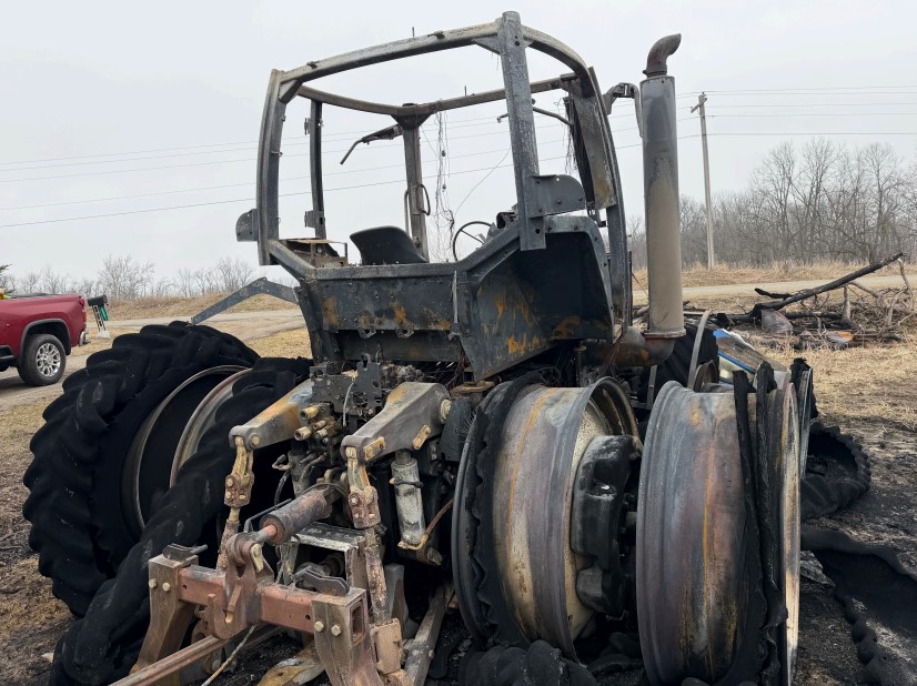 New Holland 8030 Tractor - Image 4