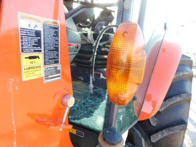 2022 Kubota M5-111 Tractor - Image 8
