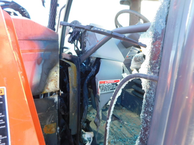 2022 Kubota M5-111 Tractor - Image 9
