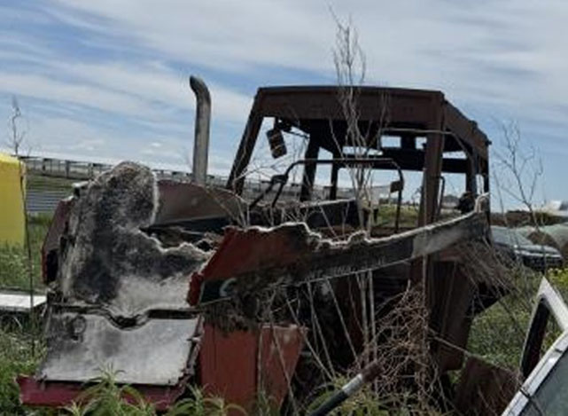 1984 CASE IH 2096 Tractor - Image 2