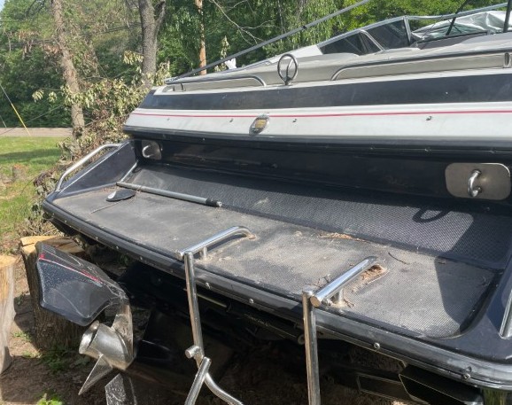 1988 Formula F-233LS Powerboat - Image 4