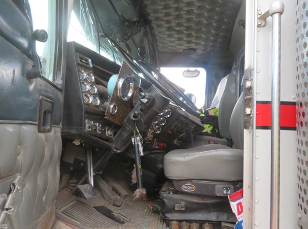 1997 Kenworth W900B Log Truck - Image 19