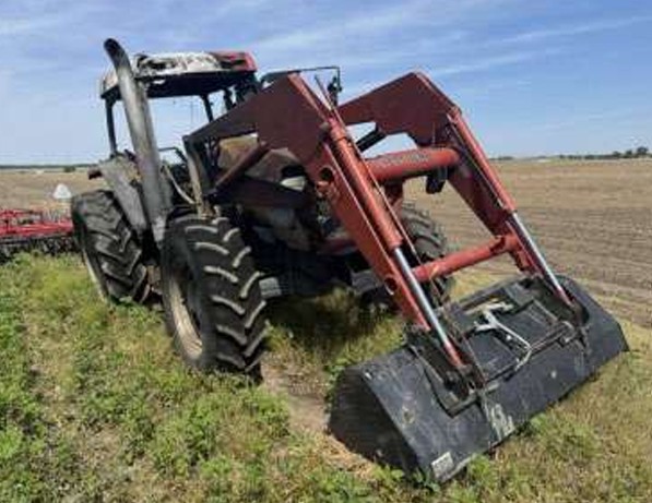 1998 CASE IH MX110 Tractor