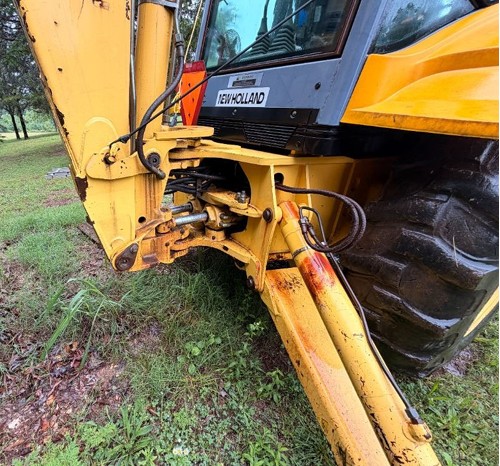 2002 New Holland 555E Backhoe - Image 9