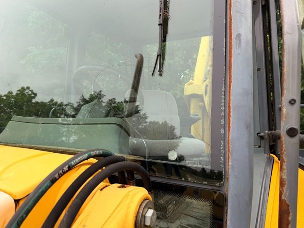 2002 New Holland 555E Backhoe - Image 28