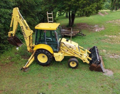 2002 New Holland 555E Backhoe - Image 3