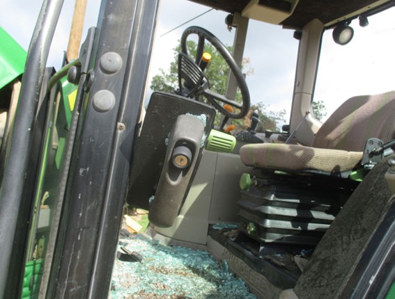 2005 John Deere 6415 Tractor - Image 12