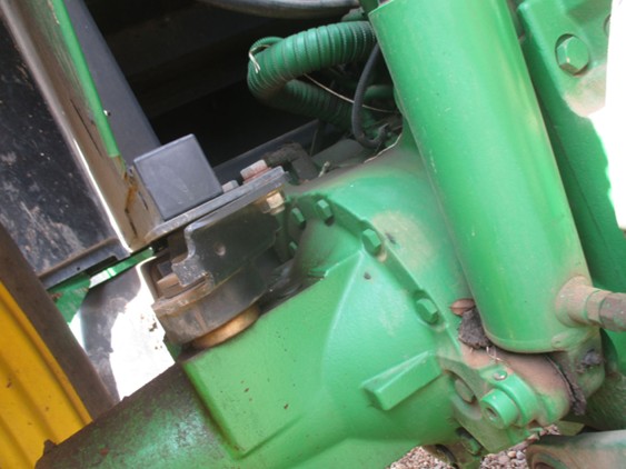 2005 John Deere 6415 Tractor - Image 31
