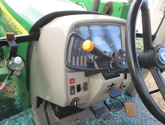 2005 John Deere 6415 Tractor - Image 8