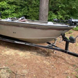 2006 Tracker Pro Guide V17 Fishing Boat