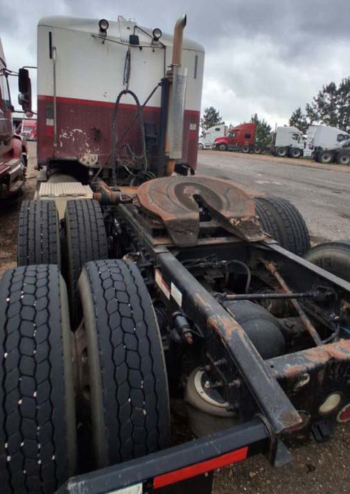2007 Freightliner Columbia - Image 3