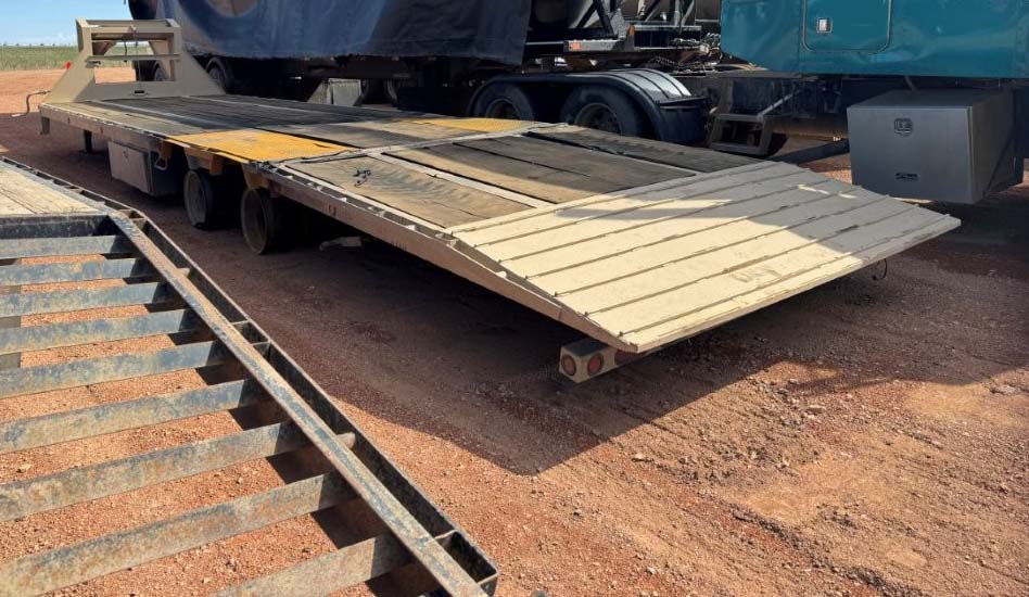 2007 Load Max Gooseneck Flatbed Trailer - Image 4