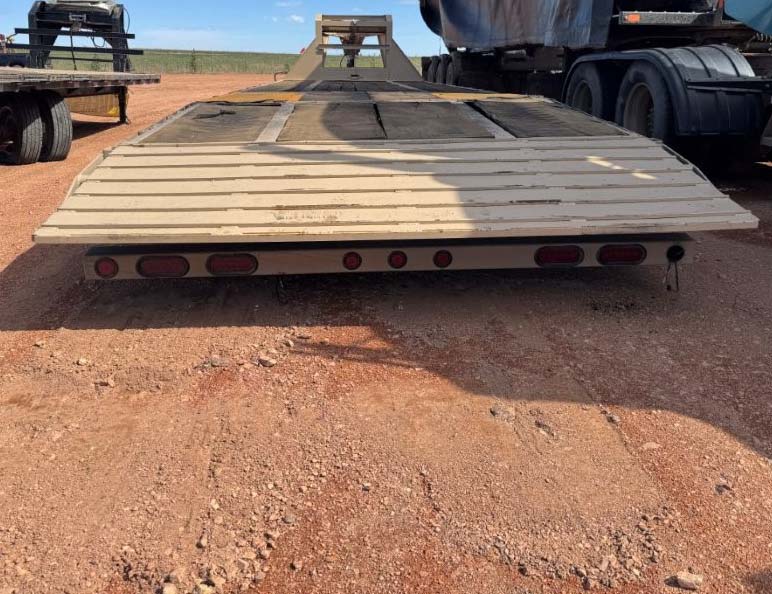 2007 Load Max Gooseneck Flatbed Trailer - Image 5