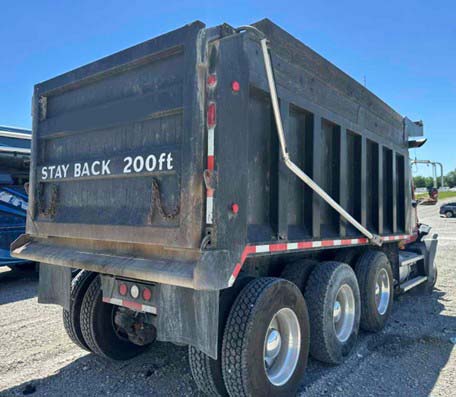 2007 Mack CTP700 Dump Truck - Image 3