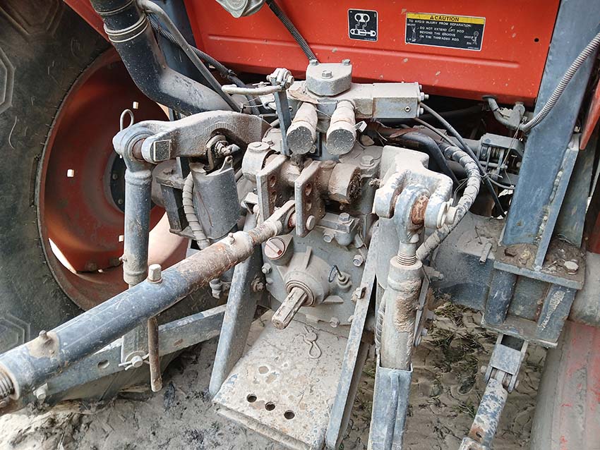 2009 Kubota M7040 Tractor - Image 24