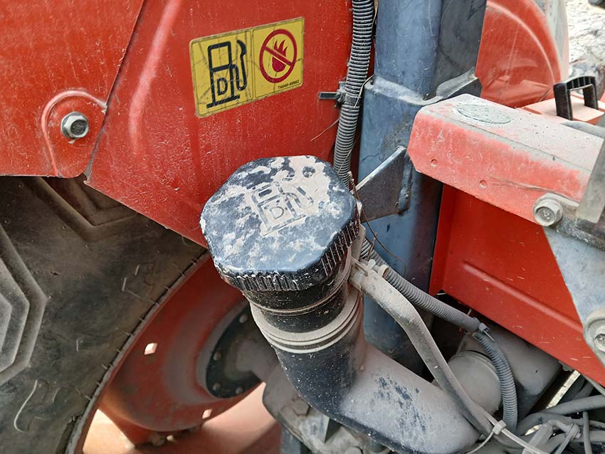 2009 Kubota M7040 Tractor - Image 27