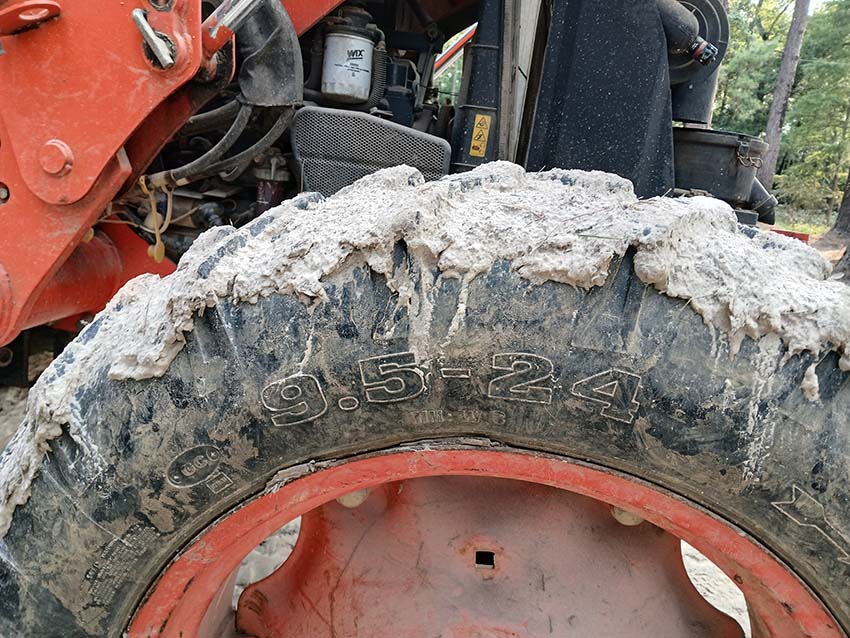 2009 Kubota M7040 Tractor - Image 30