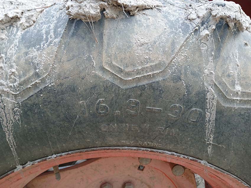 2009 Kubota M7040 Tractor - Image 32