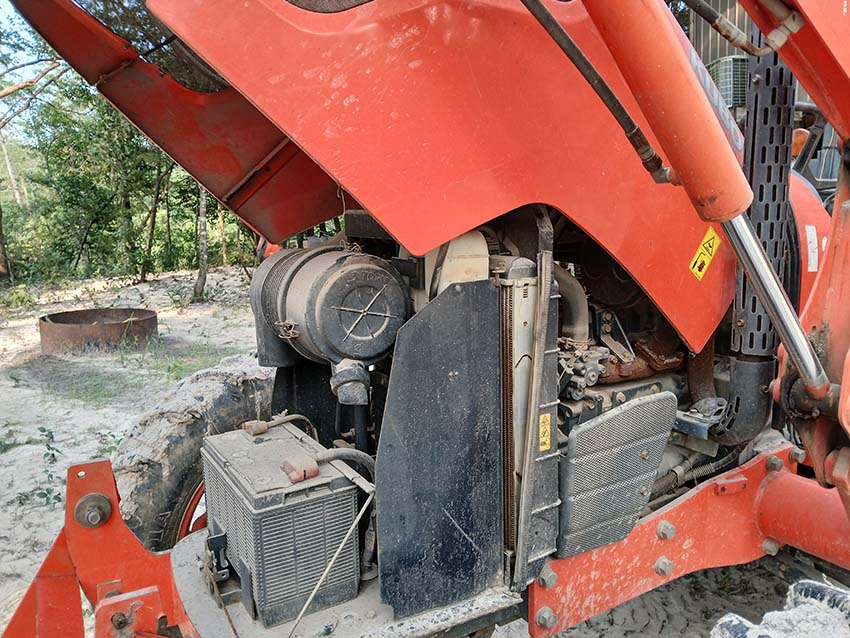 2009 Kubota M7040 Tractor - Image 5