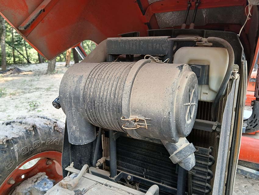 2009 Kubota M7040 Tractor - Image 6