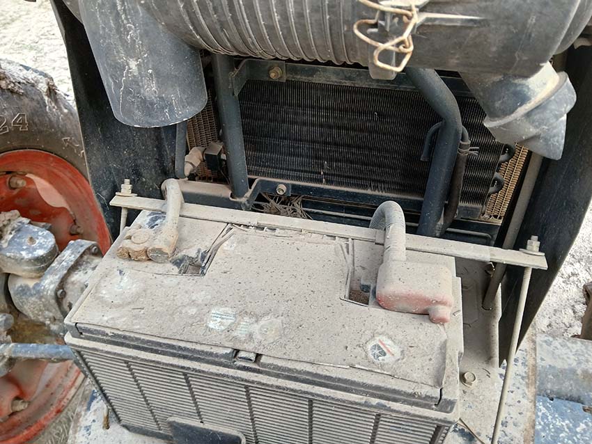 2009 Kubota M7040 Tractor - Image 7