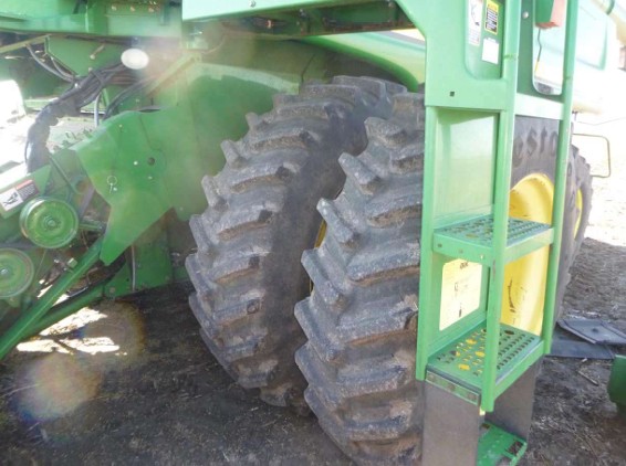 2010 John Deere 9770 STS Combine - Image 14