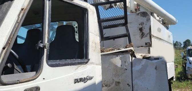 2011 International Boom Chipper Truck - Image 15