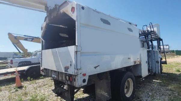 2011 International Boom Chipper Truck - Image 5