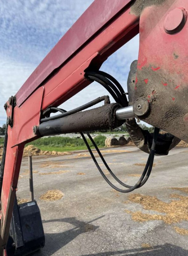 2012 CASE IH L775 Loader - Image 10