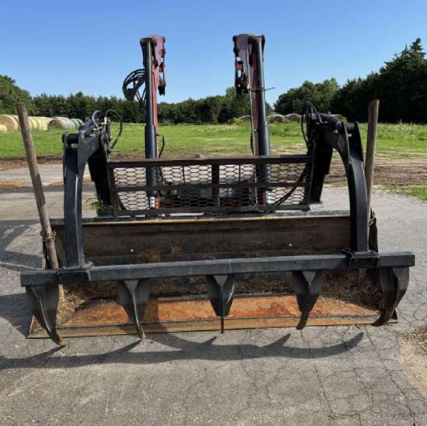 2012 CASE IH L775 Loader - Image 4