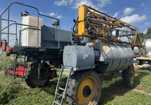 2012 Hagie DTS10 Sprayer - Image 2