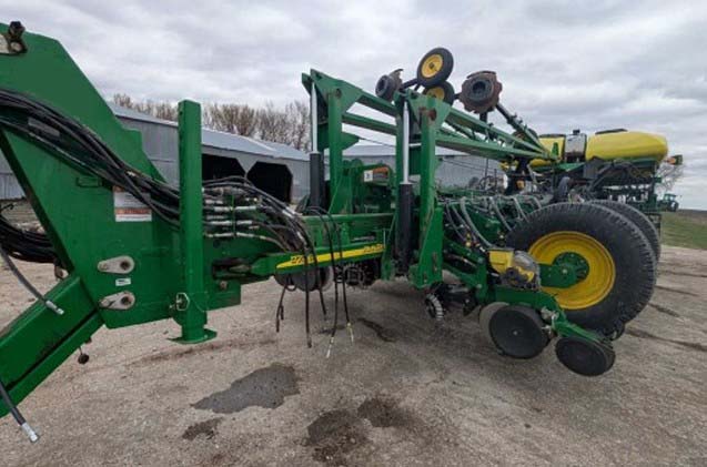 2013 John Deere 1770 NT Planter - Image 10