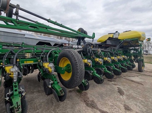 2013 John Deere 1770 NT Planter - Image 9