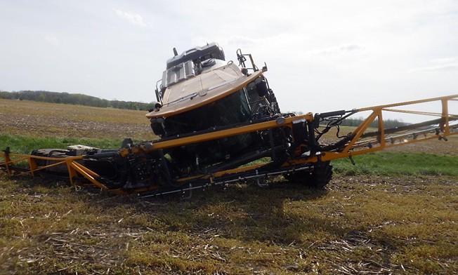 2014 Hagie STS12 Self-Propelled Sprayer - Image 2