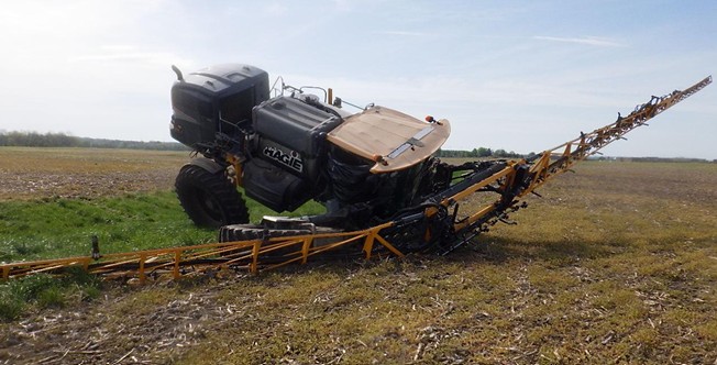 2014 Hagie STS12 Self-Propelled Sprayer - Image 3