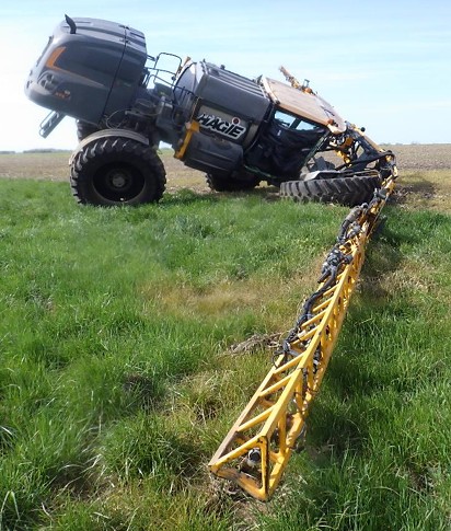 2014 Hagie STS12 Self-Propelled Sprayer - Image 4