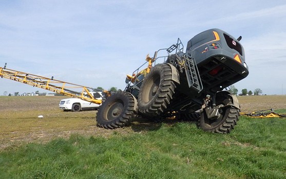 2014 Hagie STS12 Self-Propelled Sprayer - Image 5