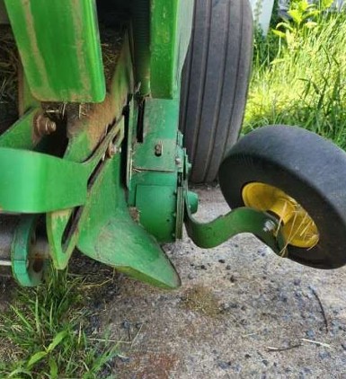 2014 John Deere 459 Round Baler - Image 2