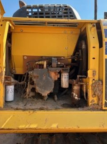 2014 Komatsu PC210 LC Excavator - Image 14