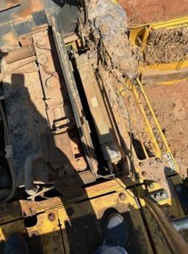 2014 Komatsu PC210 LC Excavator - Image 17