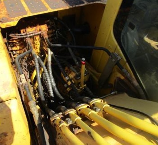 2014 Komatsu PC210 LC Excavator - Image 21