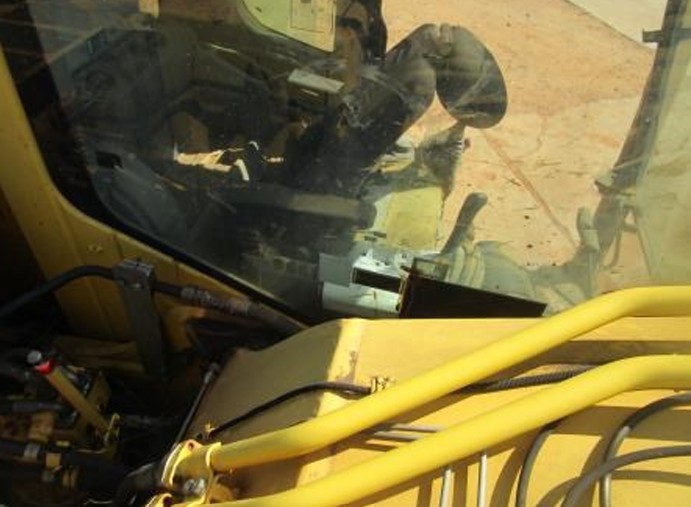 2014 Komatsu PC210 LC Excavator - Image 22