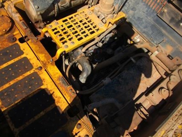 2014 Komatsu PC210 LC Excavator - Image 25