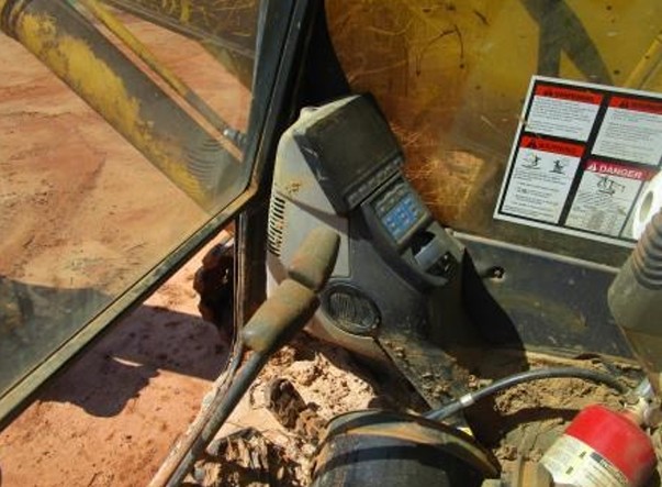 2014 Komatsu PC210 LC Excavator - Image 28