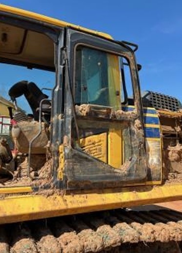 2014 Komatsu PC210 LC Excavator - Image 9