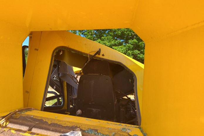 2014 Bomag Landfill Compactor - Image 10