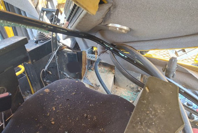 2014 Bomag Landfill Compactor - Image 11