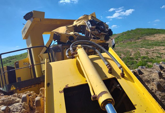 2014 Bomag Landfill Compactor - Image 13