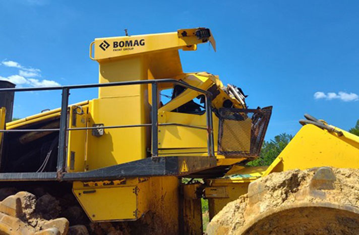 2014 Bomag Landfill Compactor - Image 14