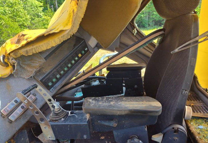 2014 Bomag Landfill Compactor - Image 15